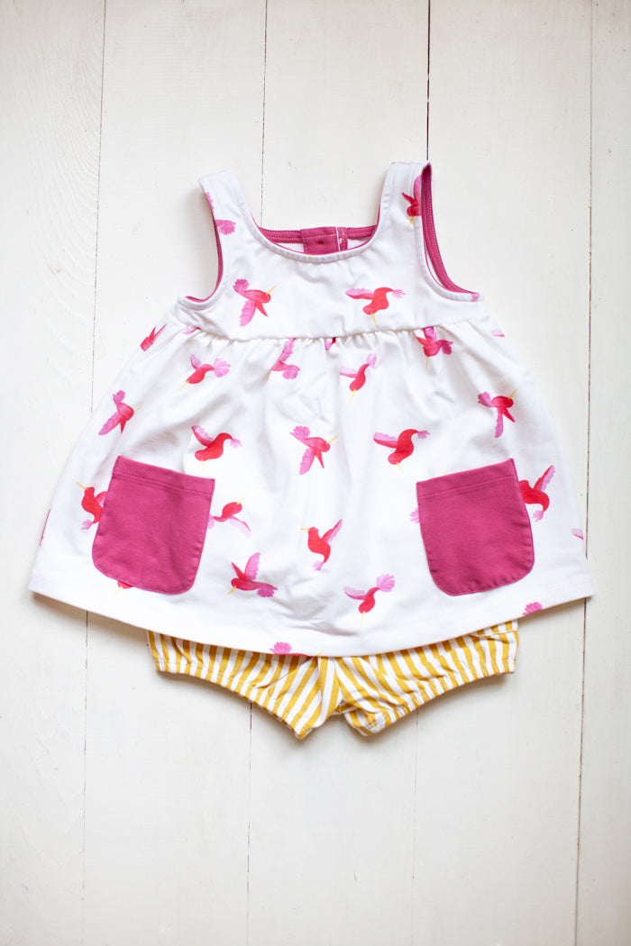 Tank top with pockets in Hummingbirds